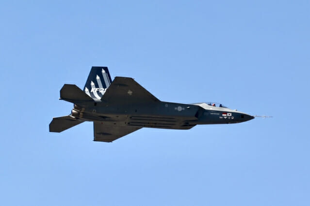 KAI, 한국형전투기 'KF-21 보라매' 첫 공개비행