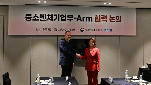 중소벤처기업부 이영 장관, 르네 하스 Arm CEO와 협력 논의