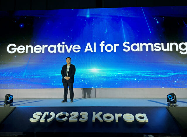 이주형 삼성리서치 상무가 14일 '삼성 개발자 콘퍼런스 코리아 2023'에서 생성형 AI '삼성 가우스'를 소개하고 있다.(사진=지디넷코리아)