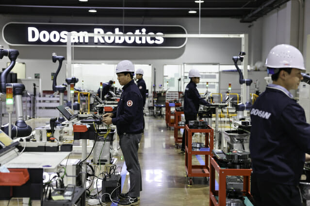 [르포] 두산로보틱스, 수원공장 내년 협동로봇 생산설비 2배 늘린다