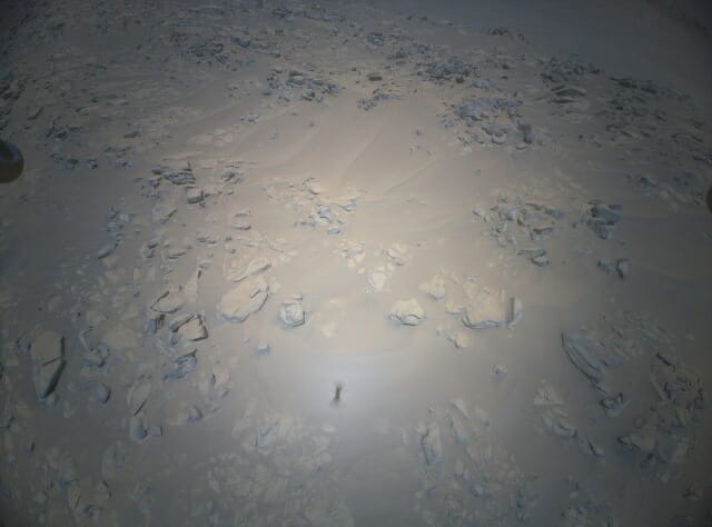 인제뉴어티가 지난 20일 69번째 비행에서 촬영한 화성 지표면의 모습 (사진=NASA JPL 엑스)