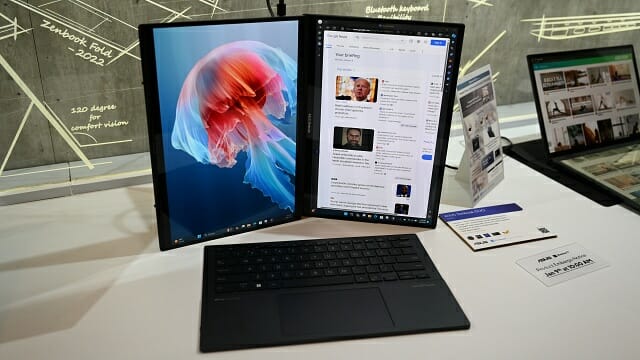 Desktop mode, which works like a normal PC by rotating the screen 90 degrees.  (Photo: Gidinet Korea)