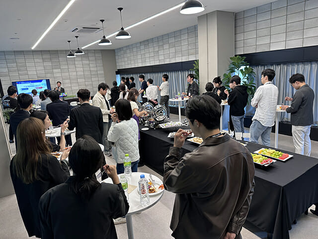 HR 및 채용 네트워킹 행사 자료 이미지.