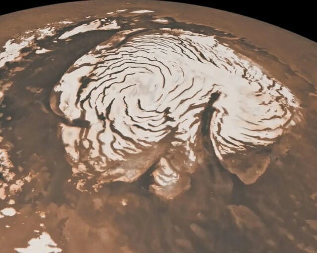 기온이 올라 강한 바람이 불면서 화성 북극 빙하에 깊은 골짜기가 생긴 모습 (출처=NASA/JPL-칼텍/애리조나대학)