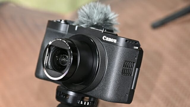 브이로그 등 영상촬영에 특화된 파워샷 V1 카메라. (사진=지디넷코리아)