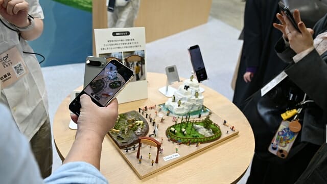 사진 촬영 후 편집 기능으로 불필요한 피사체를 지울 수 있다. (사진=지디넷코리아)