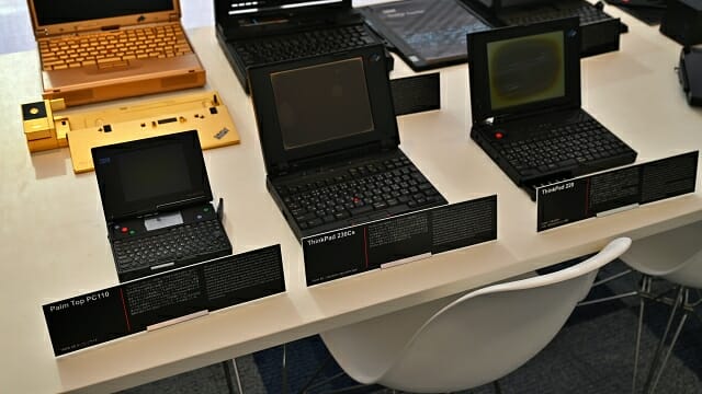 열차 안에서 쓸 수 있도록 개발된 소형 컴퓨터. (사진=지디넷코리아)