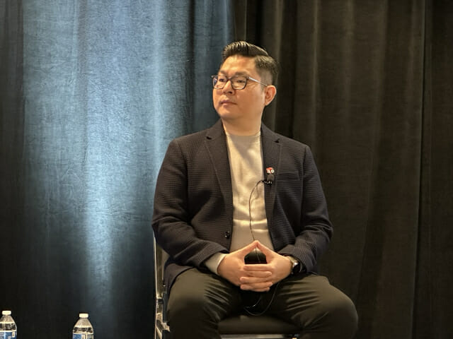 에니아이 이강규 테크 리더가 3DX 플랫폼으로 개발한 알파 그릴을 소개하고 있다.