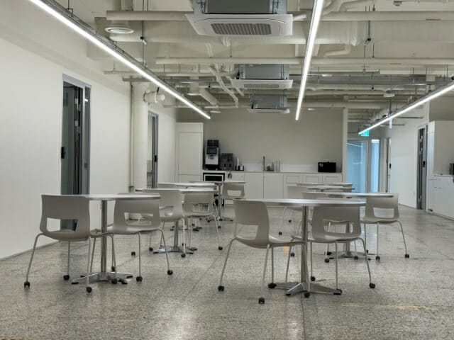 동대문종합시장점 내부에 마련된 휴게실