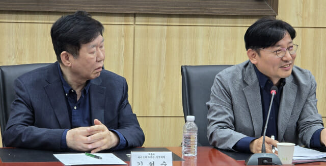 패널 토론자 김형순 바이오의약공방 운영위원(왼쪽)과 정재갑 대덕벤처파트너스 상무.