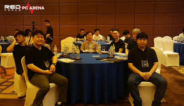 레드포스 PC방 오지환 대표(우), 서희원 대표 공동대표(좌) 모습.