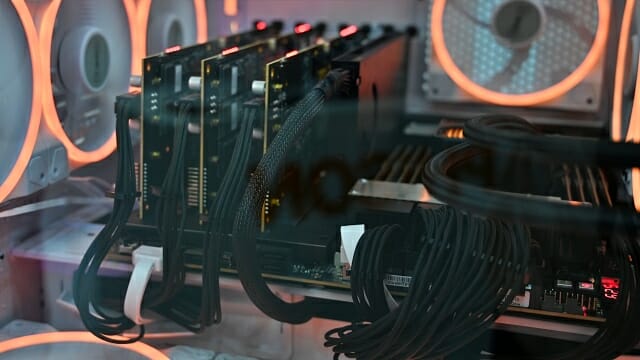 에이펙스 스토리지가 만든 PCI 익스프레스 5.0 기반 확장 카드 시제품. (사진=지디넷코리아)