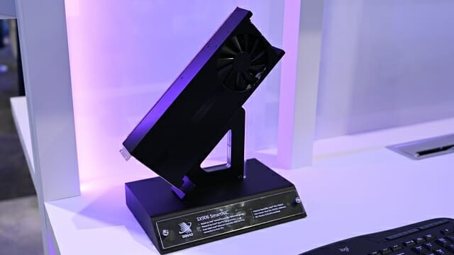 인텔 제온6 SoC를 탑재한 SX906 스마트 네트워크 카드. (사진=지디넷코리아)