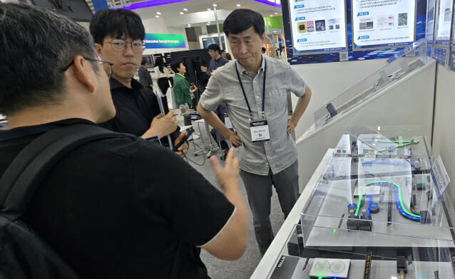 퀀텀코리아 ETRI 부스.