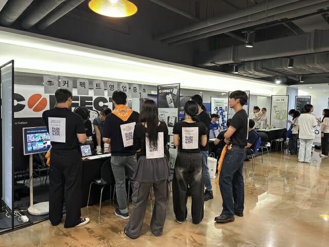 디캠프 프론트원 지하 1층에 마련된 대학생 개발자 부스