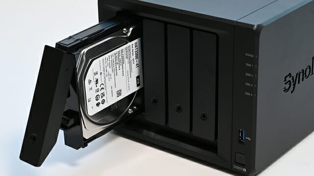 테스트 환경은 HAT3300(4TB) HDD 4개로 구성됐다. (사진=지디넷코리아)