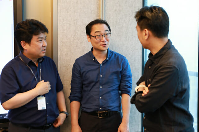 왼쪽부터 아이티센 정상곤 소장, 이화여대 최태영 교수, 배준우 KAIST 부교수.