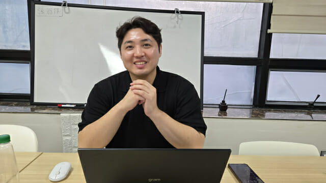 양혁재 대표가 지디넷코리아와 인터뷰를 하고 있다.