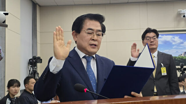 도세호 SPC 대표가 15일 국회 기후에너지환경노동위원회 국정감사에서 선서를 하고 있다.