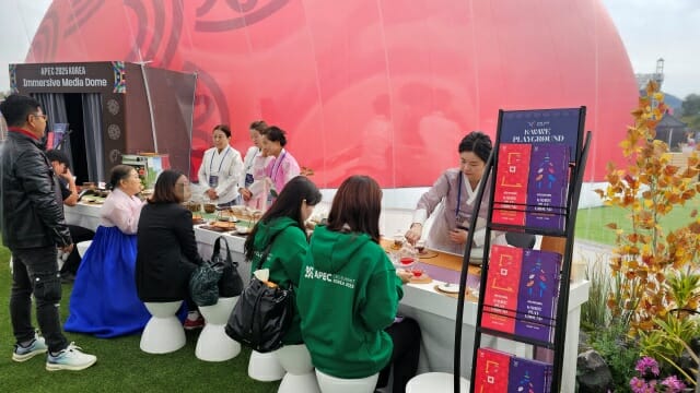 다도체험 중인 모습 (사진=지디넷코리아)