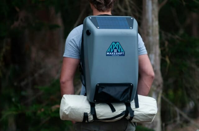 태양광 충전 백팩까지…美 노숙인 전용 키트 '화제'