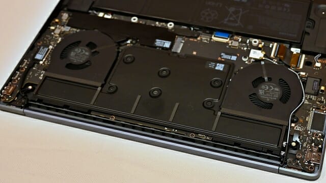 갤럭시북6 울트라의 냉각팬과 방열판. 팬 설계를 개선했다. (사진=지디넷코리아)