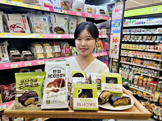 두쫀쿠 대란에…CU, ‘두바이 수건 케이크’ 등 신상품 출시