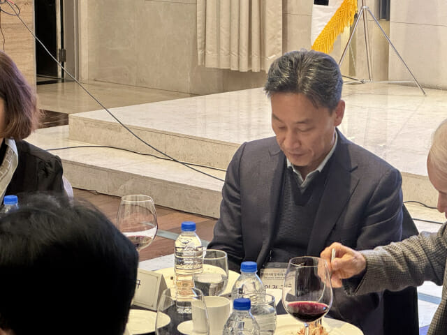 임정규 과학기술정보통신부 정보보호네트워크정책관이 발표를 듣고 있다.