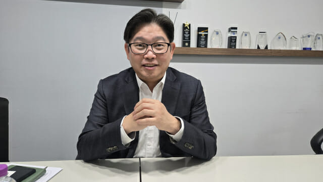 지디넷코리아와 신년인터뷰하고 있는 안기동 대표. 올해 일본 시장에서 성과를 내겠다고 밝혔다.