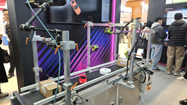 지브라가 AW2026 전시 부스에서 3D 센싱 기술 등 다양한 제조 공정 점검 솔루션을 선보였다. (사진=지디넷코리아)