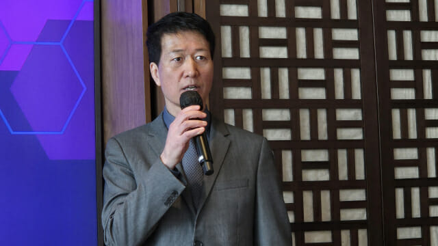 우청하 한국지사장이 발표를 하고 있다.