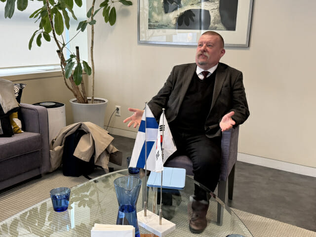 밀뤼매키 교수는 양자·AI 기술이 더 발전하려면 인재 문제를 해결해야 한다고 주장했다.