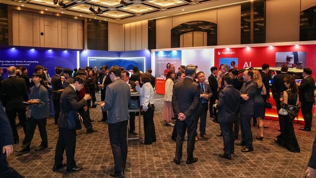 이사진 취임식장 내 스냅드래곤 탑재 기반 기기 전경. (사진=퀄컴)