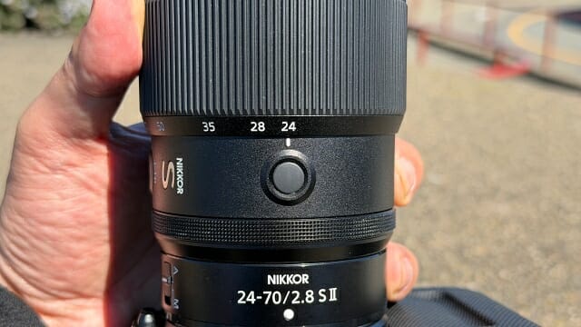 초점거리를 표시하던 OLED 정보창은 렌즈 재설계 과정에서 빠졌다. (사진=지디넷코리아)