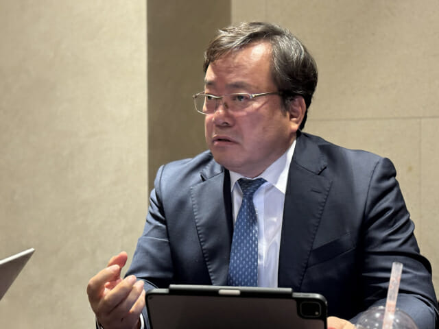 원유재 회장은 이번 인터뷰에서 국내 정보보호 제품의 경쟁력 향상에 기여하고 싶다고 말했다.