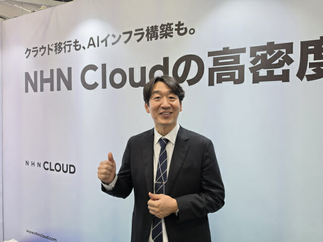 지난 8일 일본 도쿄에서 개막한 '재팬 IT 위크 스프링 2026'에 마련된 NHN클라우드 부스에서 만난 김동훈 대표 (사진=지디넷코리아)