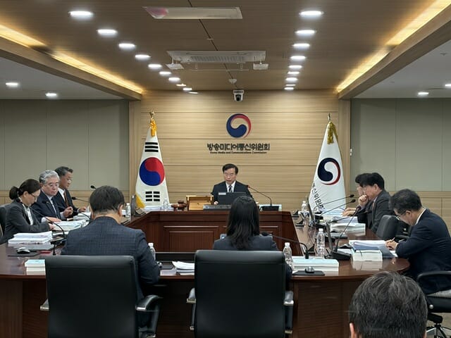 방송미디어통신위원회가 지난해 10월 출범 이후 약 6개월만에 10일 첫 전체회의를 열었다. (사진=지디넷코리아)