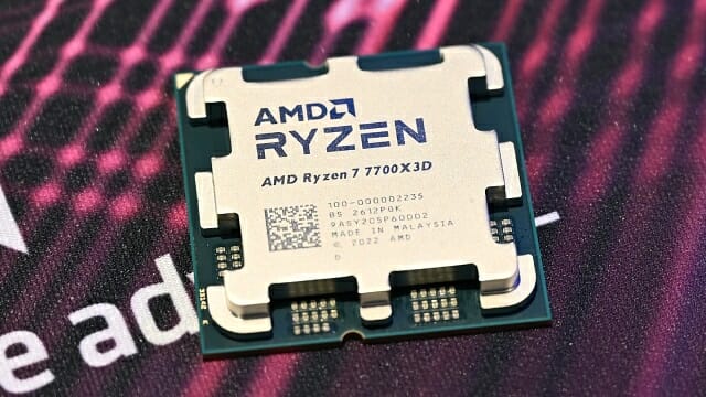 DDR4 기반 소켓 AM4 플랫폼에서 작동하는 AMD 라이젠 7 7700X3D 프로세서. (사진=지디넷코리아)