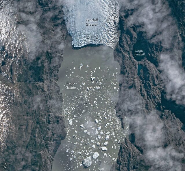 거대한 빙하 산산조각…ISS 카메라에 잡힌 지구의 경고 [우주서 본 지구]