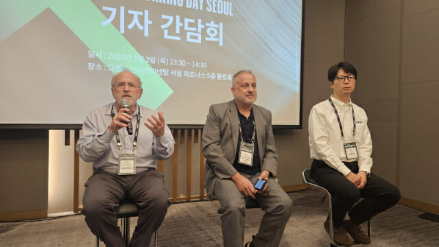 (왼쪽부터) 밥 프라이데이 HPE CAIO, 카를로스 고메즈 갈리오 HPE 아시아태평양·일본 지역 CTO, 오동열 한국HPE 네트워킹 전무 (사진=지디넷코리아)